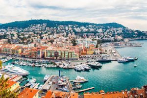 Nica - Z letalom na poti